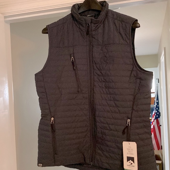 storm creek Jackets & Blazers - NWT Women’s Storm Creek puffer vest sz l navy blue lightweight